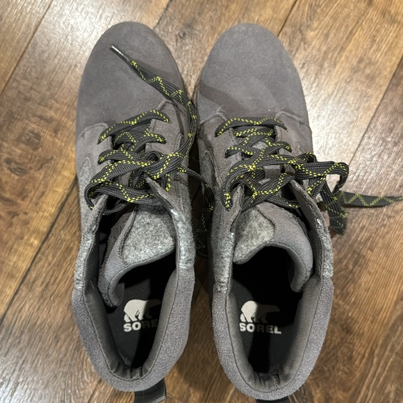 Like new Sorel boots! - Picture 5 of 7